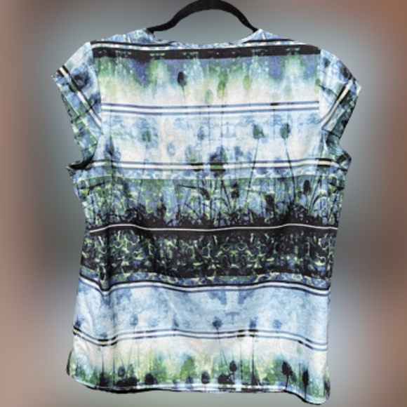 Ivanka Trump Semi-Sheer Career - Picture 4 of 7